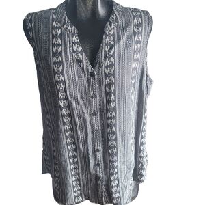 Weatherproof Vintage Black and White Patterned Sleeveless Top Size XL